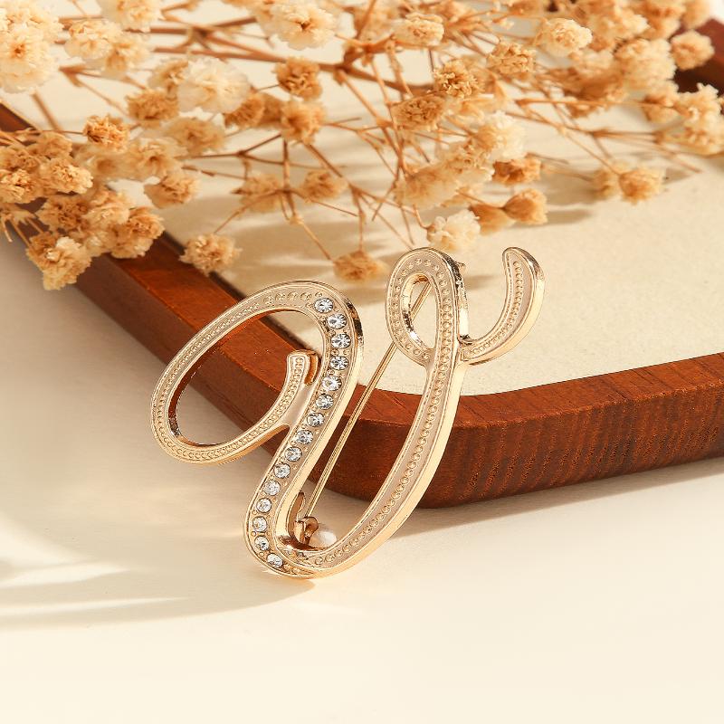 Women A-Z Letter Brooch Rhinestones Crystal Gold Color English Alphabet Metal Pins Cute Brooch Jewelry Accessories Gift
