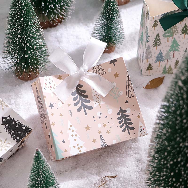 WTEMPO 60PCS 3-Style DIY Creative Ribbon Bow Foldable Paper Boxes Christmas-themed Festive Gift Boxes Christmas Tree Pattern Printed Packaging Boxes