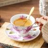 Keramik-Teetasse und Untertasse Set Lila Blume Latte-Kaffeebecher Untertassen-Set Porzellantassen Kaffee-Teetasse Zuhause Café Trinkgeschirr Geschenk