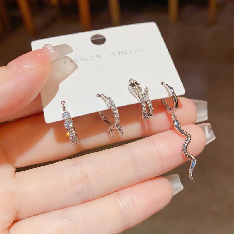 Stylish Irregular Four-Piece Ear Cuff Set: European and American Fashion Luxury Accessories