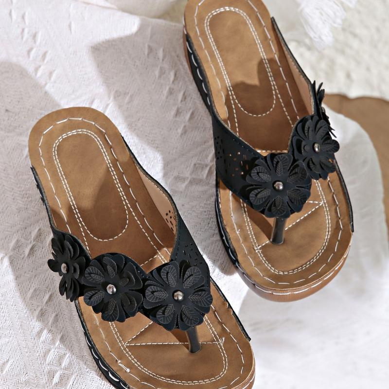 Large Size Cool Slippers Women's Summer New Herringbone Hollow Flower Thick Bottom Beach Women's Cool Slippers