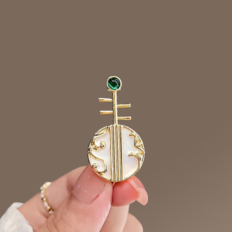 Elegant Pearl Brooch for Women's Suits - High-End Jewelry Pin