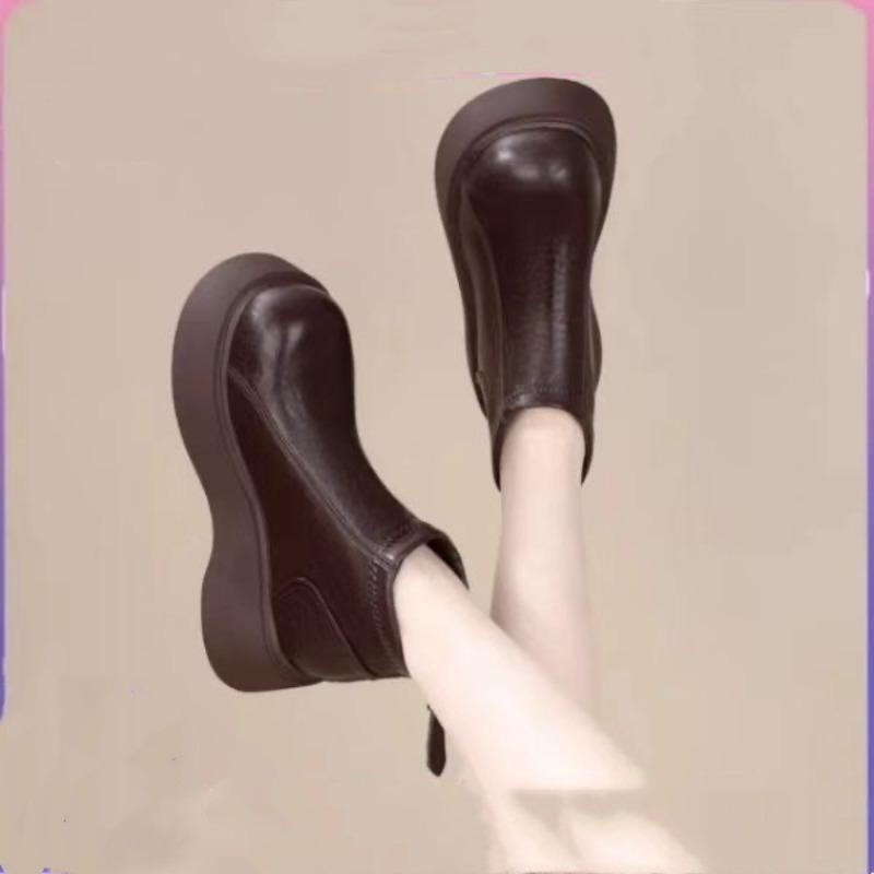 

Короткие ботинки на толстой подошве для женской осенне-зимней коллекции, новые, бархатные, утепленные, с круглым носком, кожаная поверхность, увеличивающие рост ботинки Мартин 40