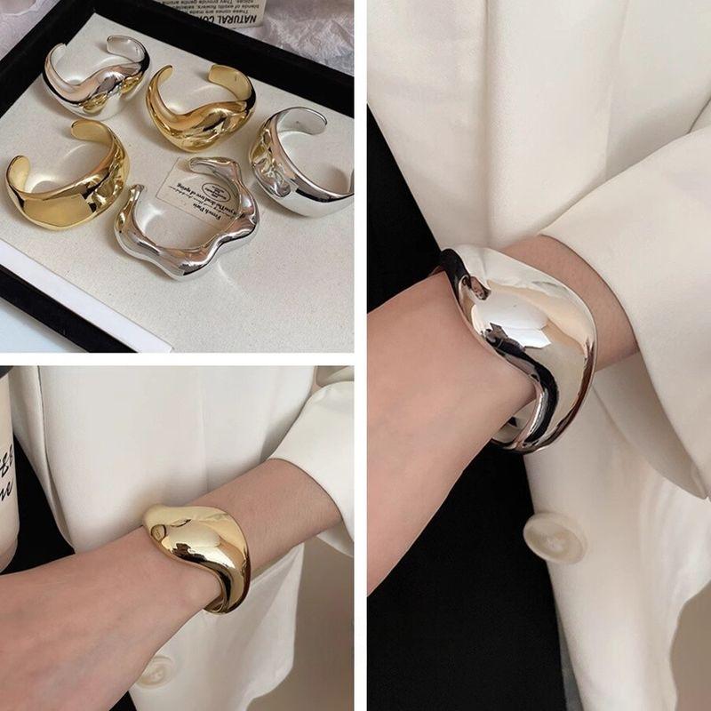 Western Style Exaggerated Bright Surface Bracelet Women Niche Design High-Grade Arm Bracelet Hand Jewelry Fashion Personalized Accessories