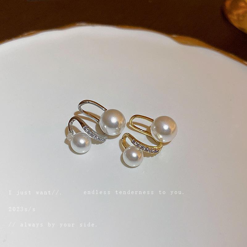 Electroplating without ear piercings, zircon pearl earbone clip, Korean simple earrings, Internet celebrity temperament earrings.