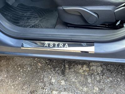 Dorpels Carmos V1 (4 stuks, staal) voorOpel Astra H 2004-2013