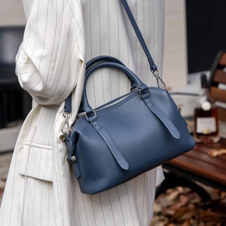 Natural Genuine Leather Women's Bag - Luxury Cowhide Handbag with Pillow Design,Crossbody Shoulder Bag for Ladies' Elegant Style