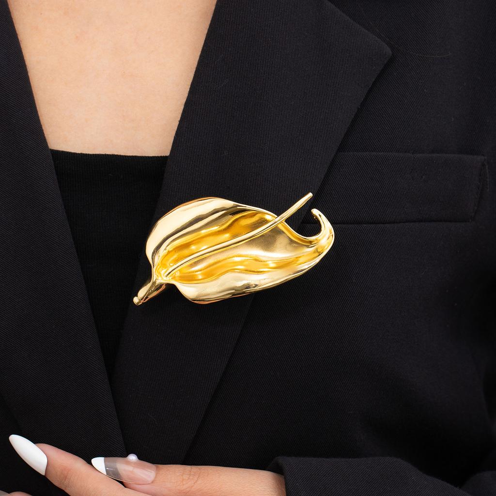 Irregular Smooth Leaf Brooch, Exaggerated Sense Of Niche Design Temperament, Advanced Sense, Simple Suit Pin