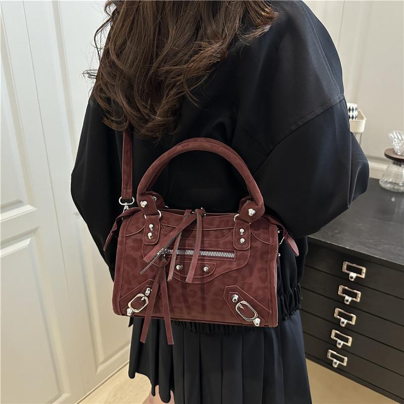 Vintage Wildleder Mini-Motorradtasche für Damen, Retro-Henkeltasche mit Schultergurt, Modische Schnallen-Tragetasche, Kleine Handtasche mit verstellbarem Riemen