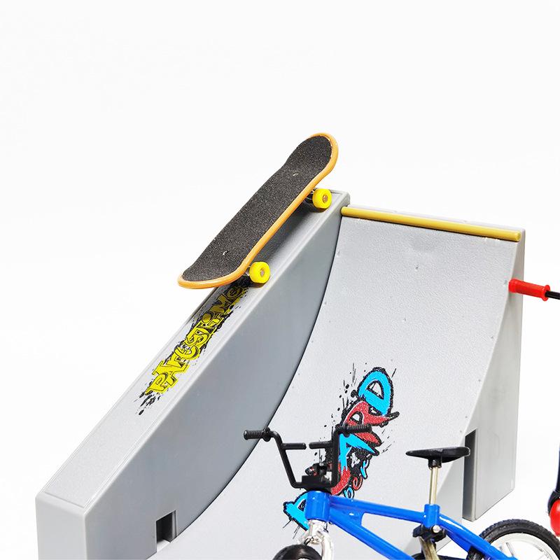 Alloy Fingerboard Skate Park Ramp Set with Bicycle & Kick Scooter
