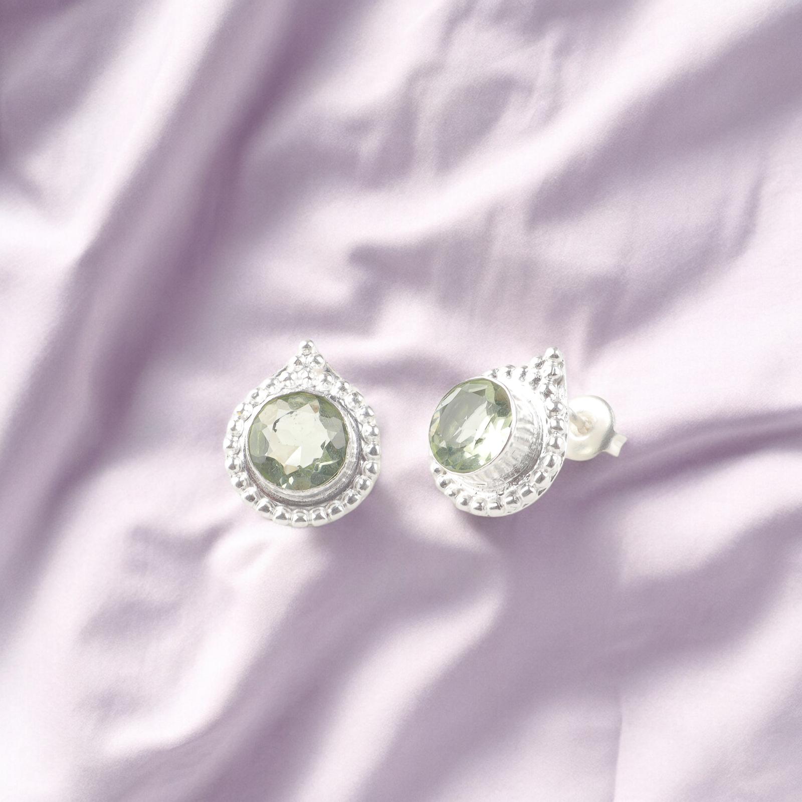 

Зеленый аметист драгоценный камень 925 стерлинговое серебро ювелирные изделия ручной работы серьги-пусеты 0,62 EE-125-20