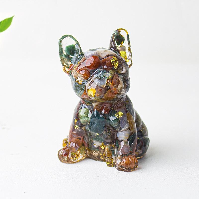 Hundefigur aus Kristallharz im modernen, minimalistischen Design – perfekt für die Dekoration von Zuhause oder Büro – Geschenkidee