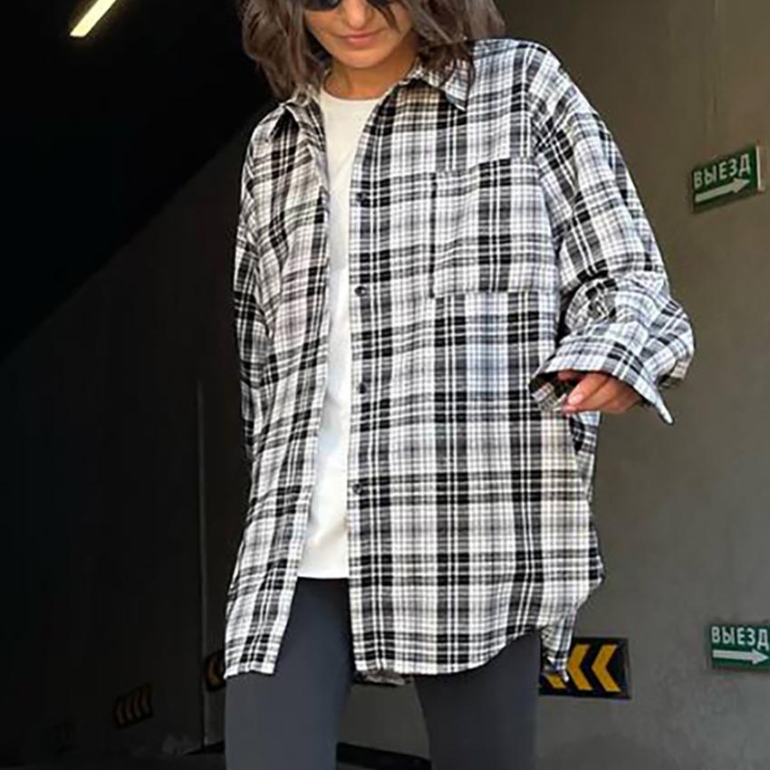 American fashion retro black and white plaid shirt women's medium and long niche outer stacked shirt oversiez women's clothing