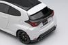 Maquilhagem EIDOLON Escala Toyota GR Yaris RZ Alto Desempenho 2024 Acabamento Mica Branco Pérola Platina EM762B 1/43 (Modelo finalizado)