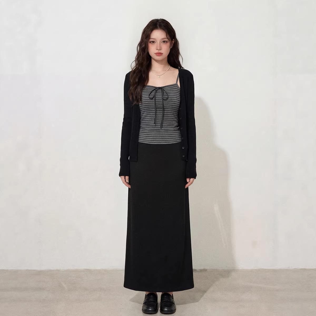 

Oreo Mille-feuille Korean Striped Camisole Cardigan & High-Waisted Skirt Set – Plus-Size Relaxed Fit XXL