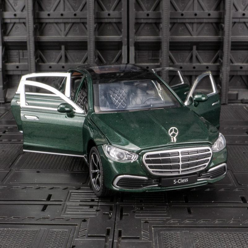 

Модель седана Mercedes-Benz S400L из сплава со звуковыми и световыми эффектами