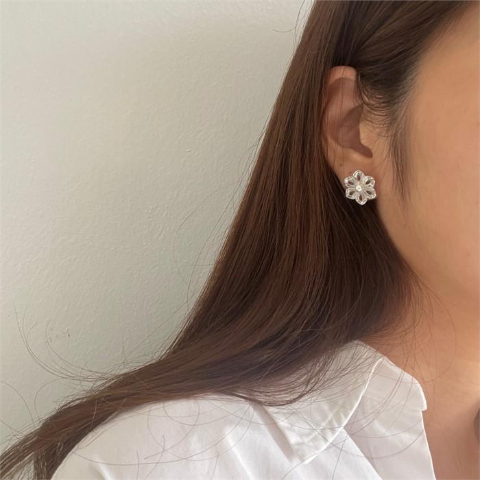 Lotus Stud Earrings (9646793)