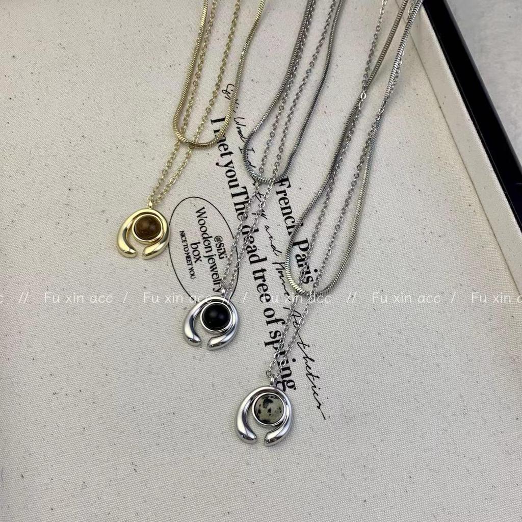 All-Season Double-Layered Abstract Necklace - Popular Lightweight Luxury Clavicle Chain for Women