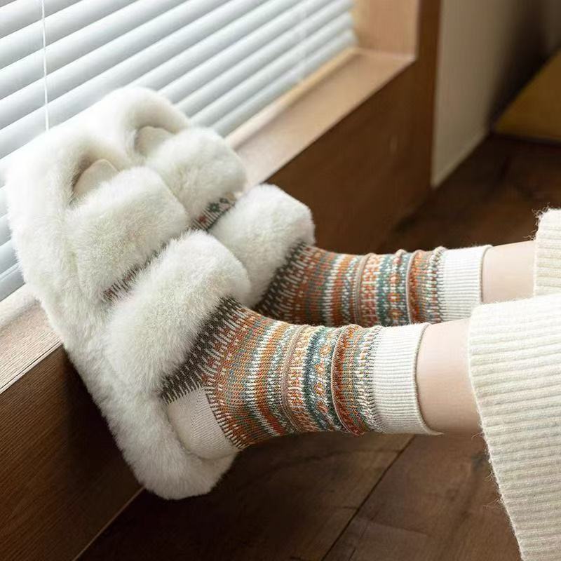 1 Pair of Autumn and Winter Retro Thick Mid Tube Socks Maillard Winter Thick American Pile Socks Mid Tube Short Socks Set