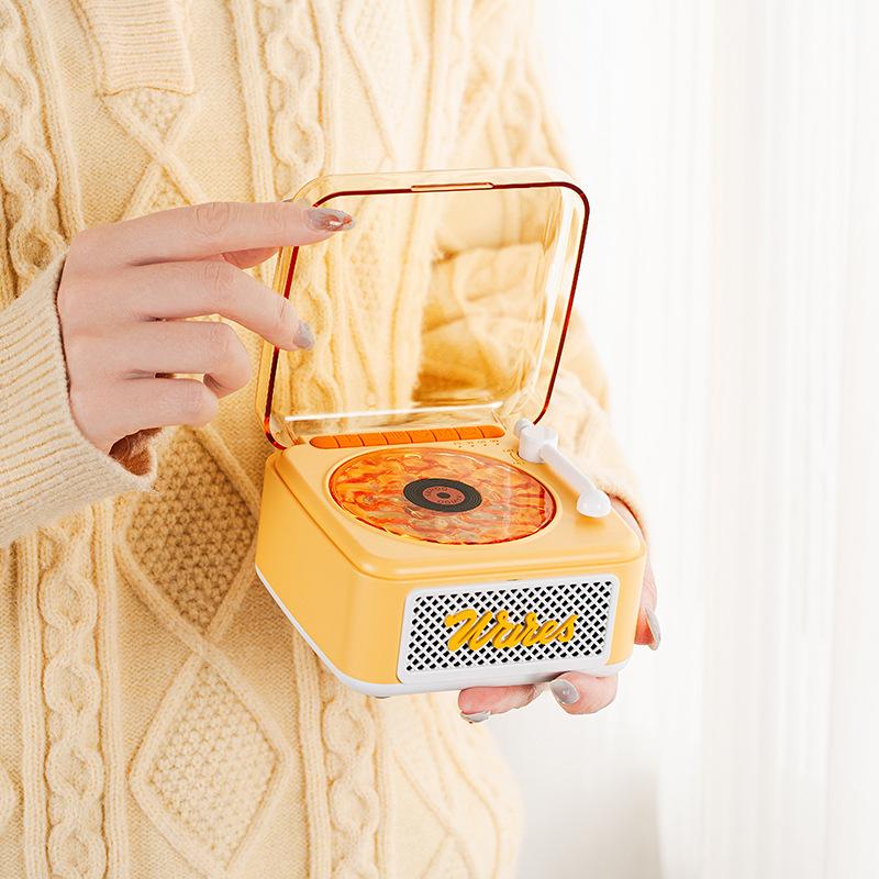 KW05 Tinghai retro Bluetooth speaker, mini wireless stereo ambient light subwoofer, built-in white noise vinyl record player