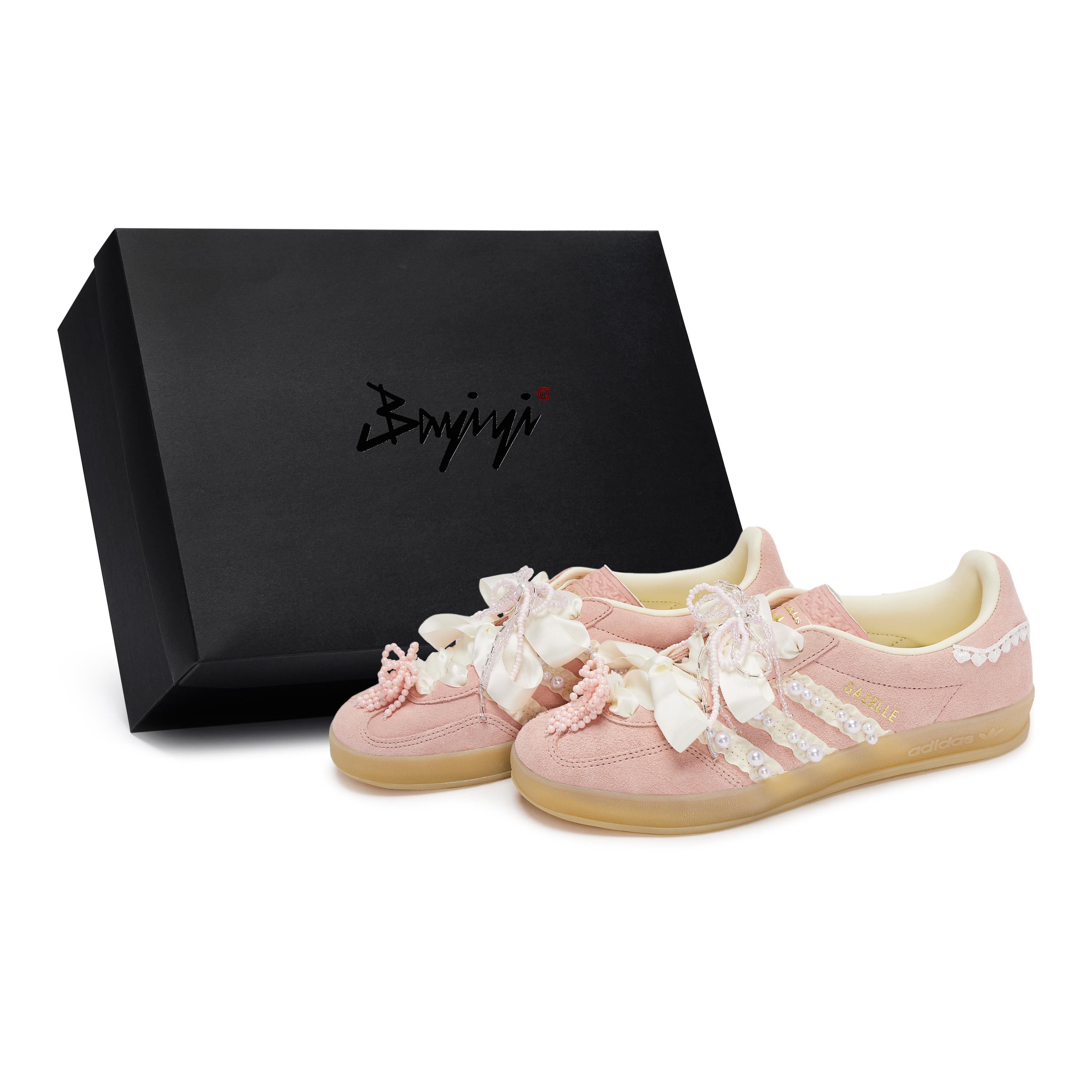 

Adidas Originals GAZELLE INDOOR Skateboard Shoes Women s Low Top Beige/Pink JS1413(Team80-S-BOX) 40