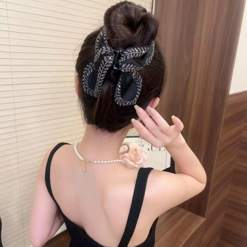 Korean Wheat Ear Leaf Shark Clip: Versatile High-End Hair Claw Headdress