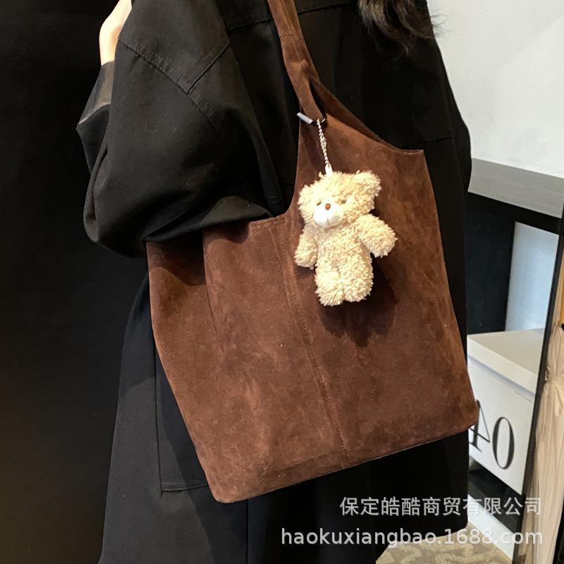 

Bag 2025 New Autumn Large Capacity Tote Bag Premium Sense Portable Shoulder Bag Retro Versatile Underarm Bag Women темно-зеленого