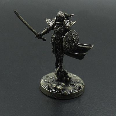 Vintage Weißbronze Dämonenrasse Soldat Statue Desktop Brettspiel Soldat Modell Spielzeug Schreibtisch Mini Dekorative Ornament Handwerk Geschenke