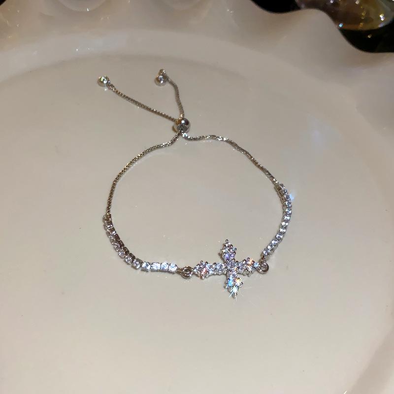 

Elegant Zircon Cross Bracelet: Fashionable, High-End, Versatile Hand Jewelry