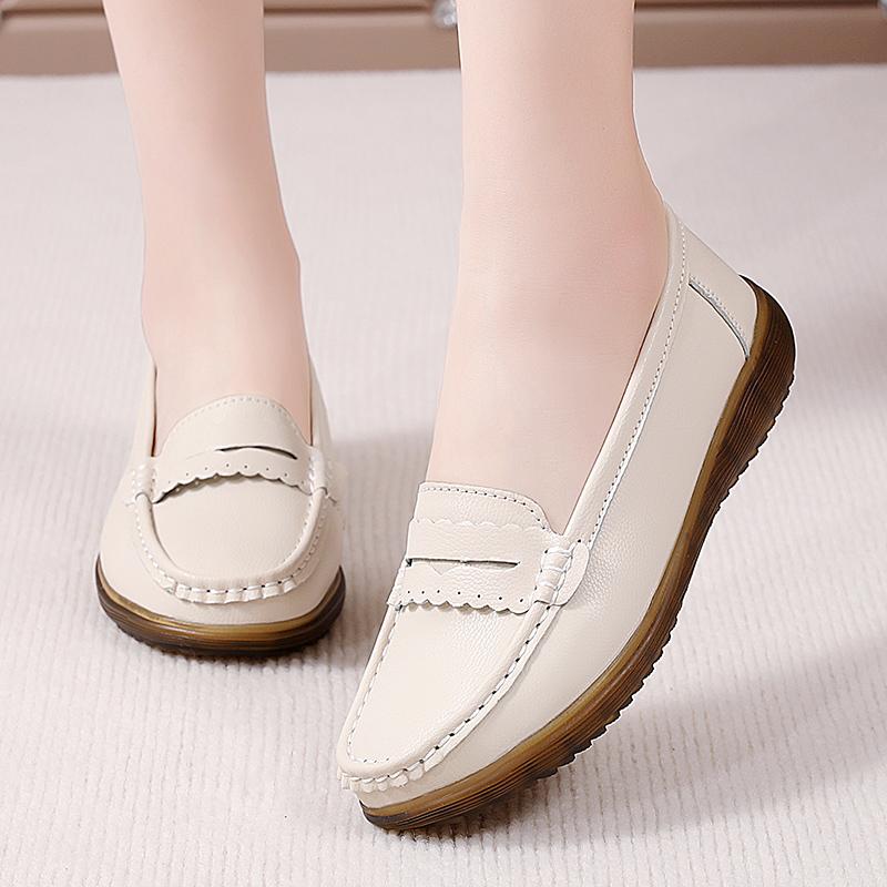 Women's Moccasins Casual Slip on Loafers Lady Summer Breathable Minimalist Flats Soft Walking Shoes for Mother