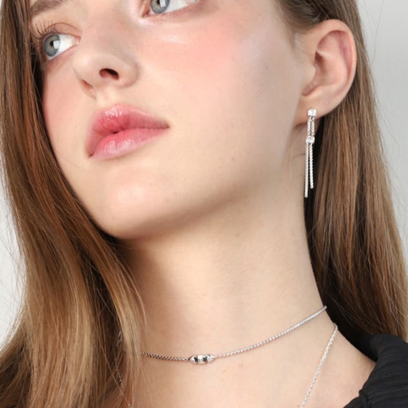 dfarbe silver moissanite trillion drop earrings