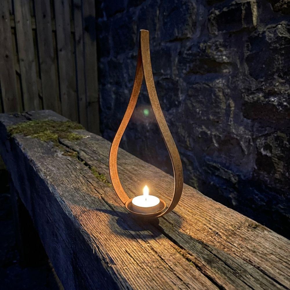 Vintage Style Iron Candle Holder Non-slip Rusty Metal Heart-Shaped Lantern Stable Romantic Candlestick Rack Garden Decor