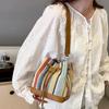 Einfache bunte grasgewebte Eimertasche für Frauen im Retro-Patchwork-Stil mit Kordelzug, Umhängetasche für Pendler, Reisen, weibliche Umhängetaschen
