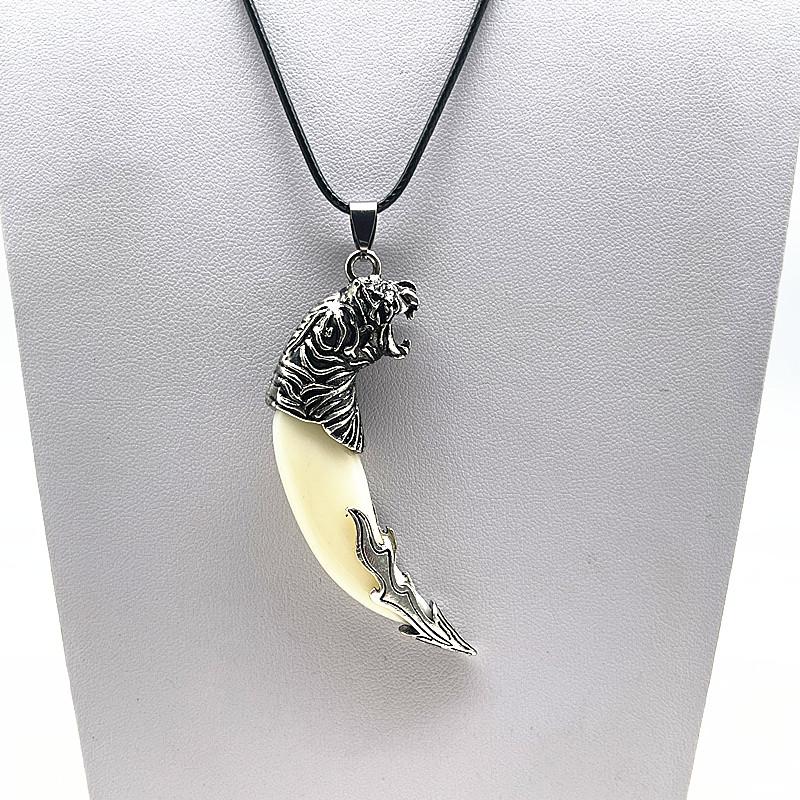 Fashion Brave Men's Pendant Necklace Vintage Bronze Wolf Tooth Alloy Pendant Necklace Fashion Choker Jewelry