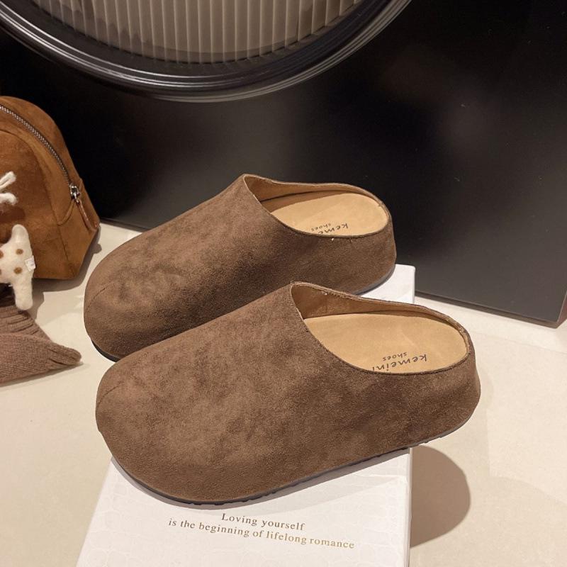 

Женские мюли с закрытым носком на толстой подошве - Универсальные, повседневные, легко надеваемые полушлепанцы 38 кофейный