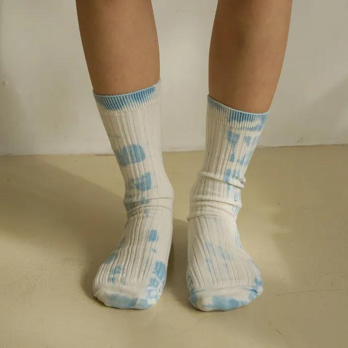 Pflanzen-Tie-Dye-Socken in Blau_Pflanzengefärbte Socken blau