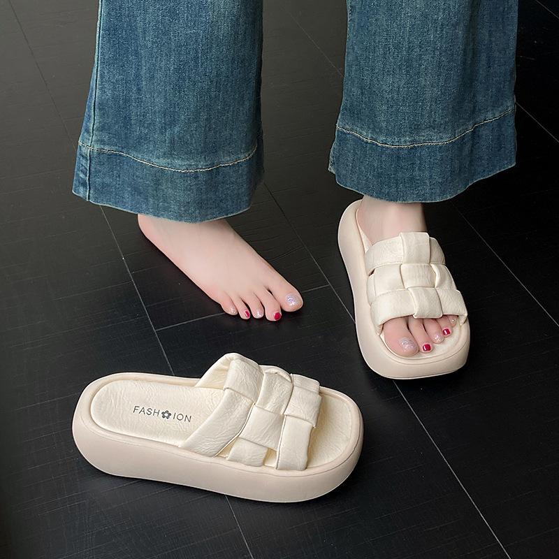 Black Advanced Sense, Anti-skid Thick-soled One-word Slippers for Women's Summer Wear 2025 New Soft-soled Cool Slippers