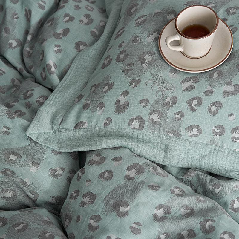Retro Cotton Four-Piece Set: Yarn-Dyed Jacquard Bed Sheet & Duvet Cover for All Seasons