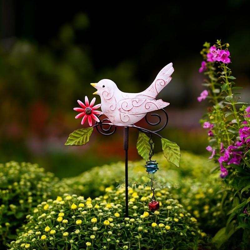 Metal Bird Decorative Garden Stakes,Indoor Outdoor Lawn Pathway Patio Ornaments,Outdoor Garden Decor Shaking Head Yard Art