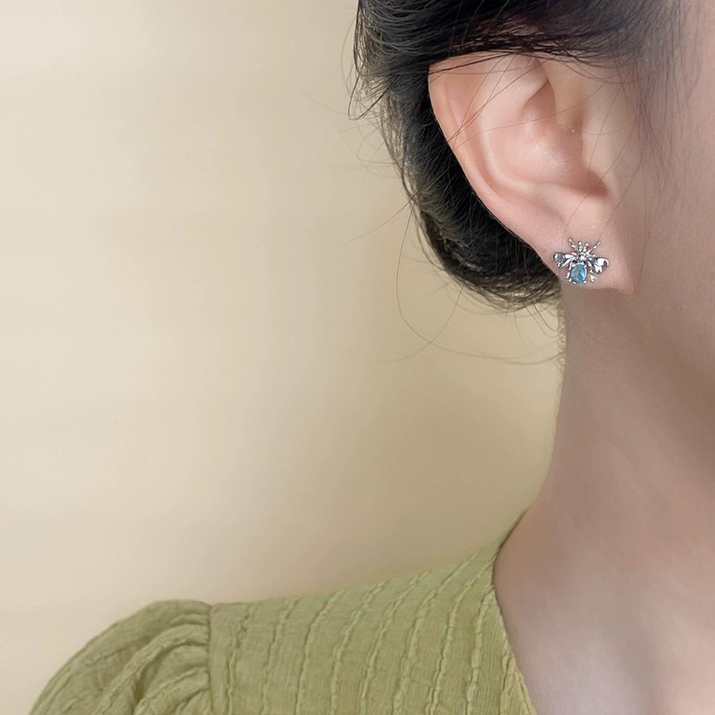 Cute Zirconia Bee Insect Ear Stud Piercing Earrings For Women Elegant Fashion New Jewelry Friend Gift Party Daily