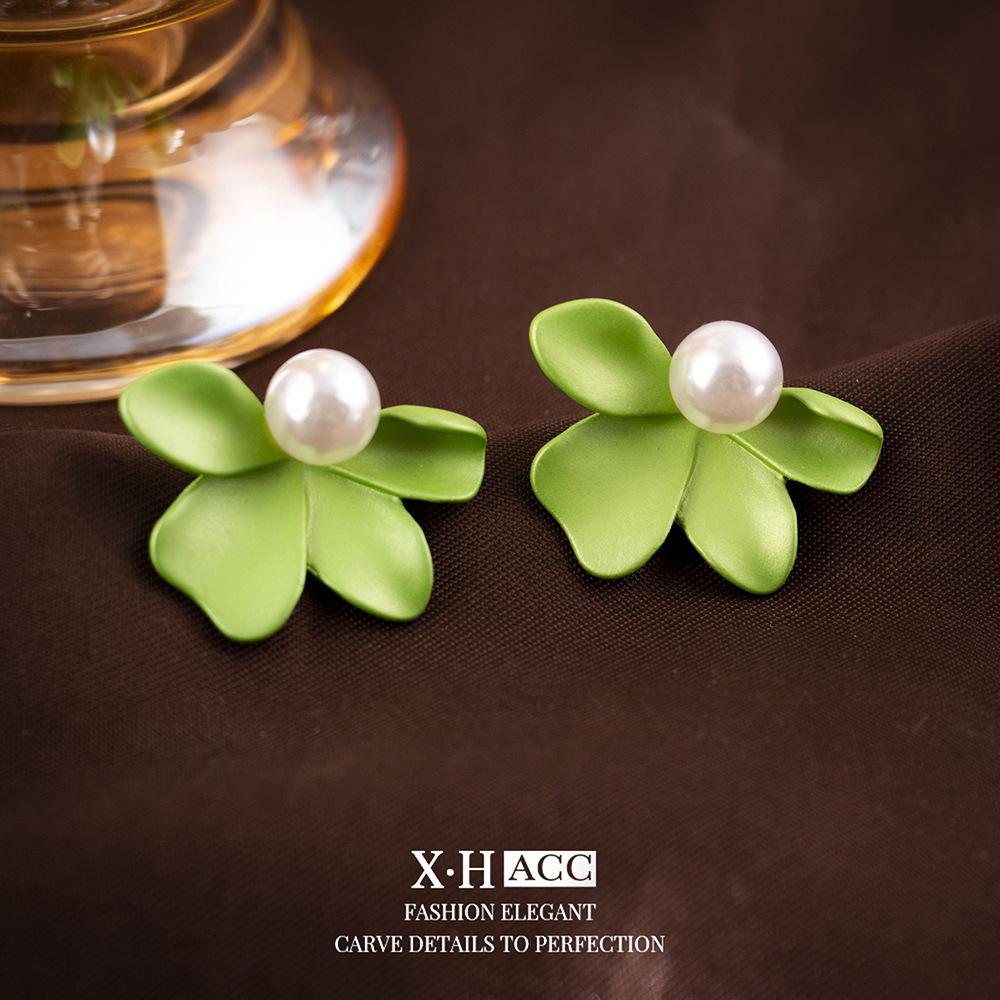 

Елегантні французькі сережки-квіти з перлів Срібна голка : Вишукана, Розкішна, Легка Мода для Жінок