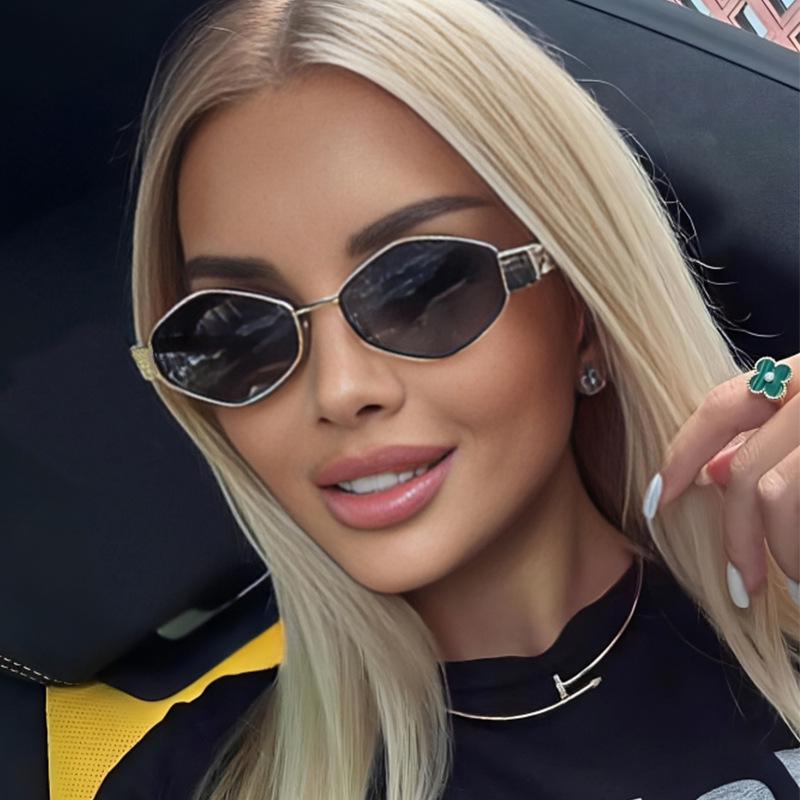 2024 Trendy Women's Diamond-Styled Metal Sunglasses - European & American Street Fashion