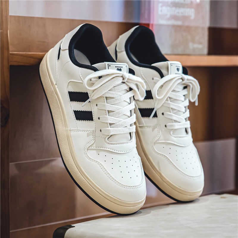 Fashion Hiphop Camp Mens Brand Sneakers Basketball Shoes Size 40 Big Size Boots Sport Novelty Functional High Tech Classical