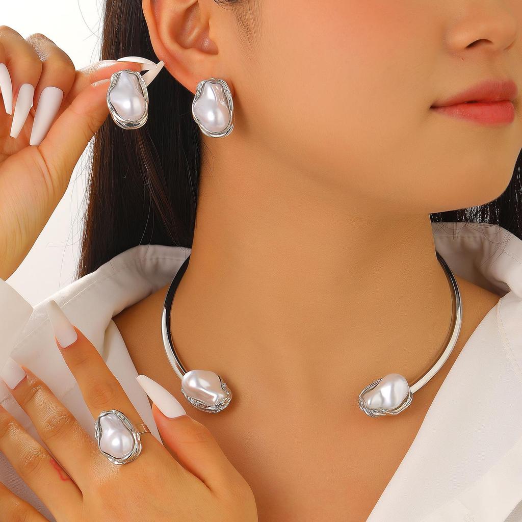 Baroque Pearl Choker - European & American Style with Irregular Design, Simple Metal Open Necklace