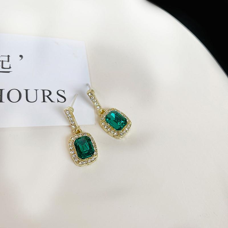 1Pair French Vintage Green Transparent Gem Simple Hanging Earring Jewelry Exquisite Drop Dangle Personality  Stud Earring