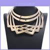 Metalowy naszyjnik typu choker z geometrycznym wzorem dla kobiet podążających za modą