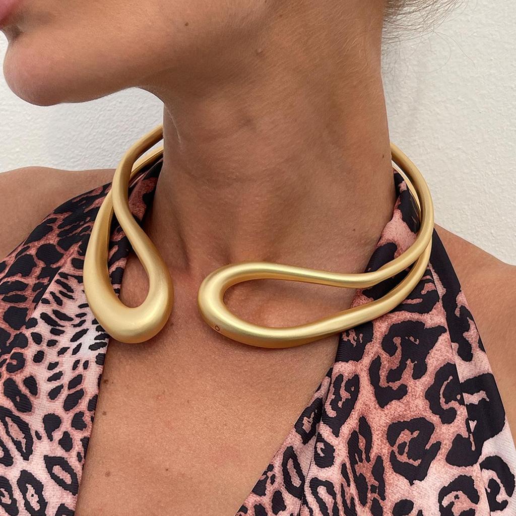 Glossy Retro Irregular Round Metal Choker Necklace for Women
