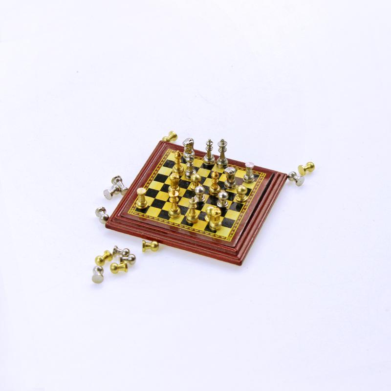 Miniature Dollhouse Accessories: Non-Magnetic Chess Set for ob11 Dolls