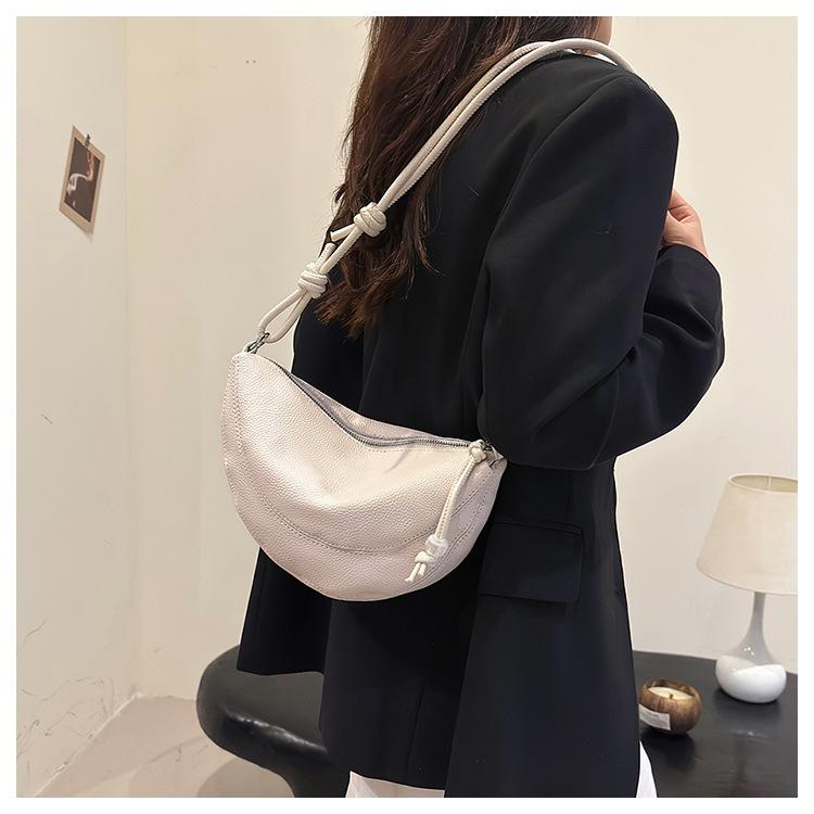 Damentasche aus Leder Handgefertigt Erste Schicht Rindsleder Schultertasche Umhängetasche Halbmondtasche Brusttasche Mondtasche Mori Serie