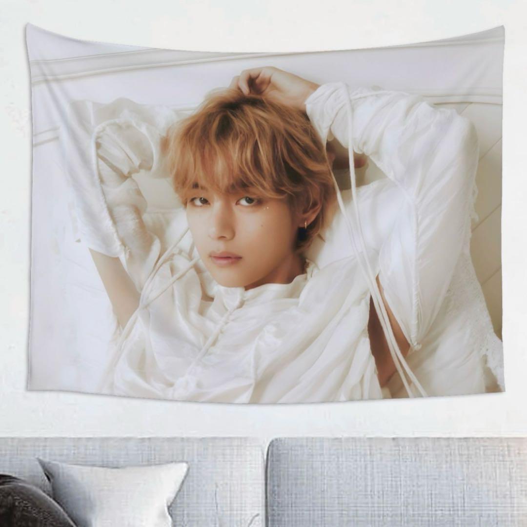 

[Б/У] Гобелен BTS DICON Тэхён V V